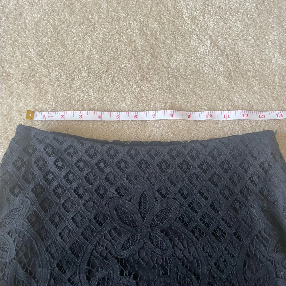 Free People Black Lace mini Skirt. Lined. Side zip.‎ Women size 2.